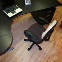 Mata pod krzesło DOTTS na podłogę 80x120cm miękka