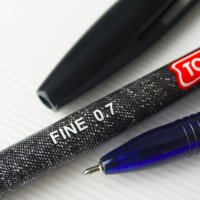 Długopis JEANS Medium końcówka fine 0,8mm, czarny TO-049 Toma