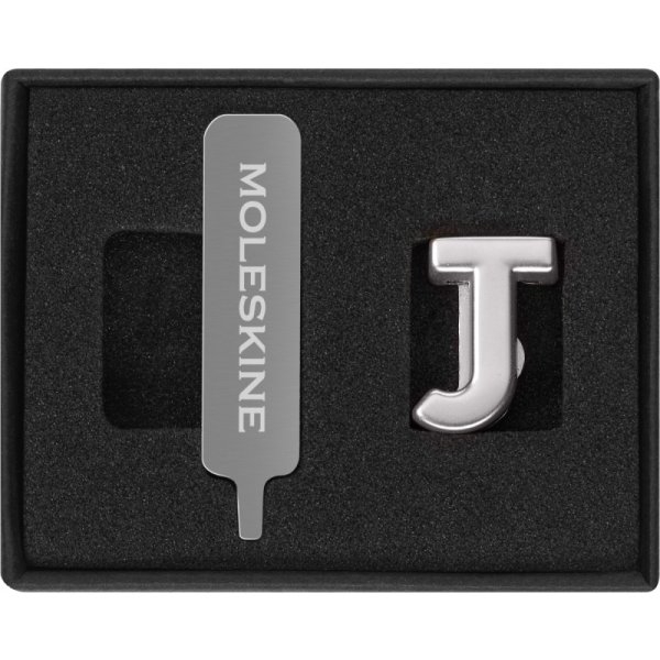 Przypinka MOLESKINE J, srebrna