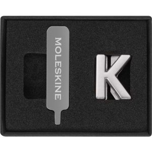 Przypinka MOLESKINE K, srebrna